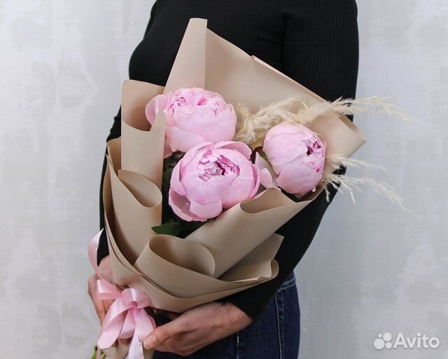 Букет из 3 розовых пионов (Premium)