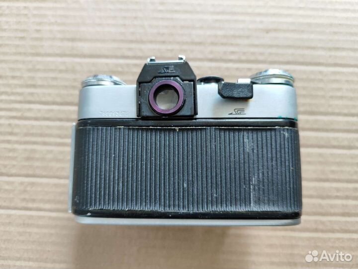 Плёночный фотоаппарат Зенит Е