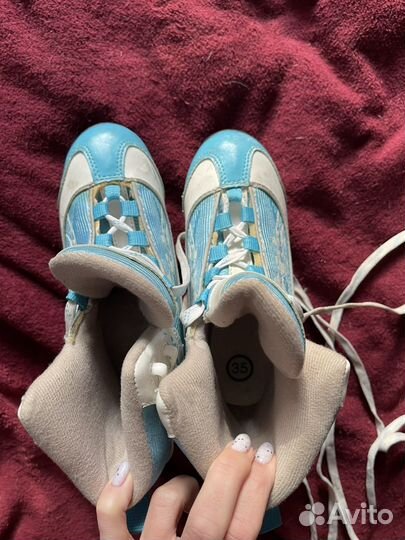 Коньки фигурные