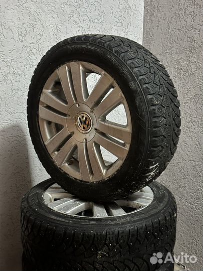 Зимние колёса оригинальные VW Passat B6 R16 5*112