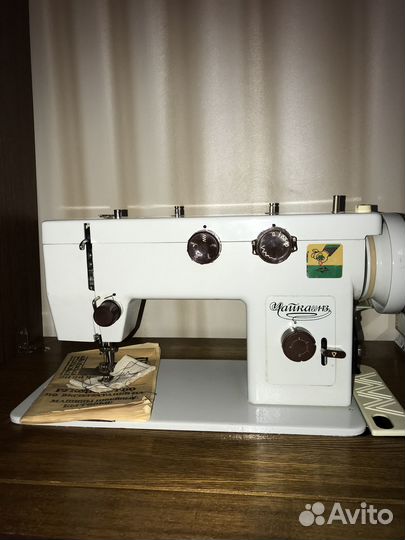 Продажа швейной машины С тумбой / торг уместен
