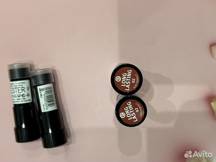 Губная помада essence 02 Just perfect