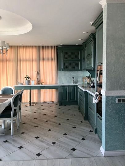 3-к. квартира, 135 м², 7/7 эт.