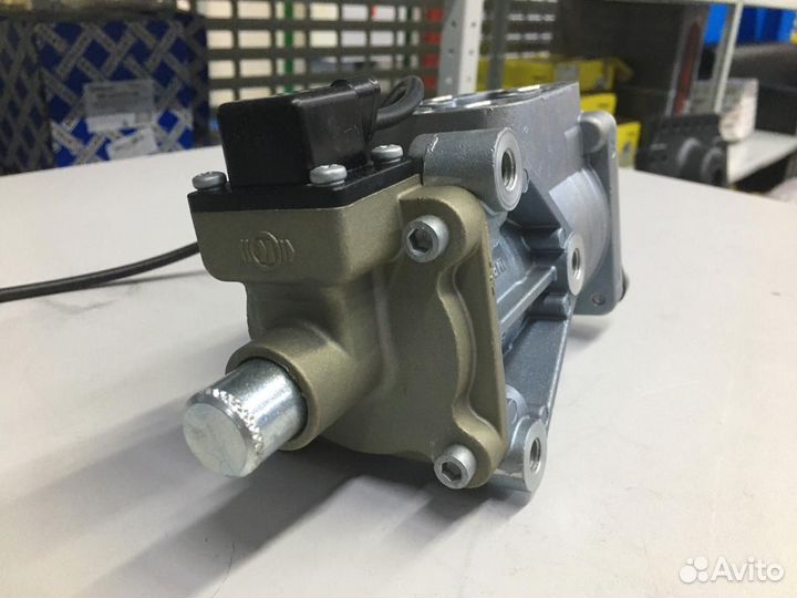 Главный тормозной цилиндр Ивеко Траккер Стралис