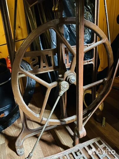 Швейная машинка ножная Veritas