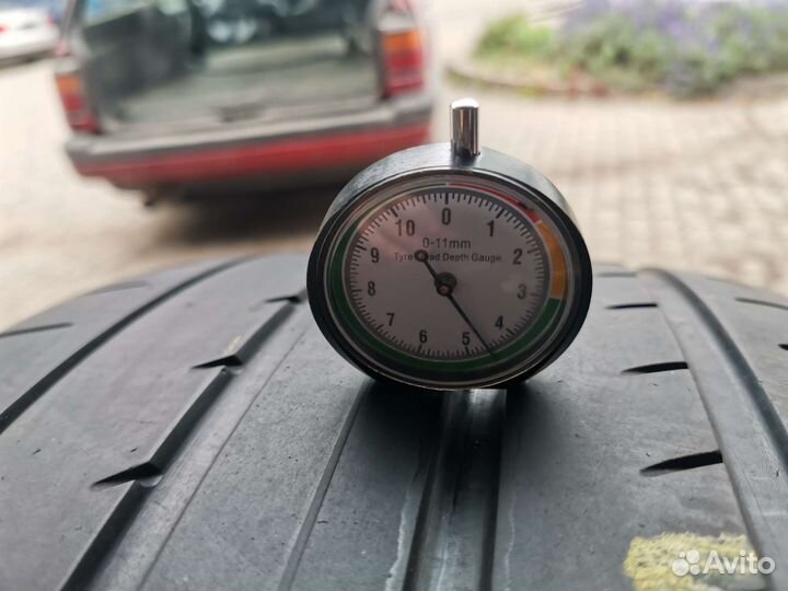 Yokohama 124R 285/45 R21