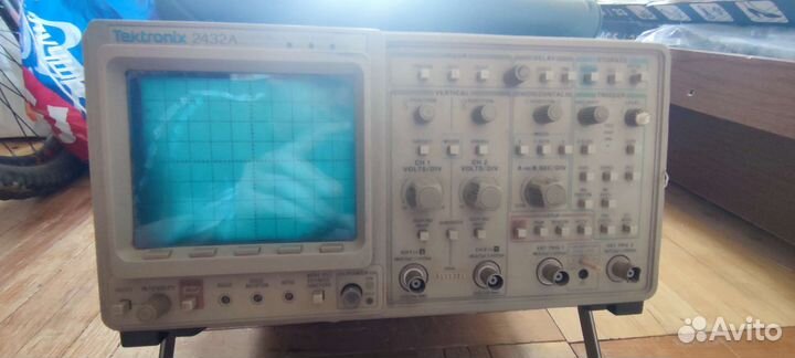 Осциллограф Tektronix