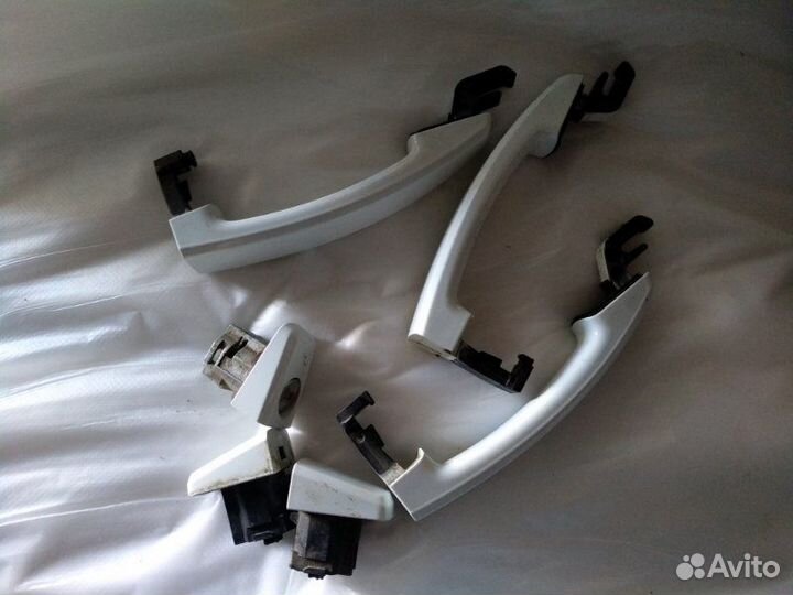 Ручка двери внешняя Opel Astra J хэчбек A 16 LET