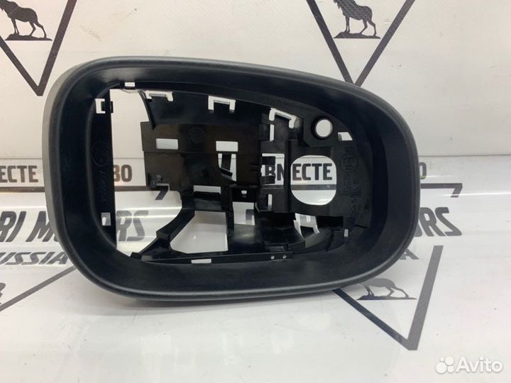 Рамка правого зеркала оригинал Volvo S60 V70 07-09