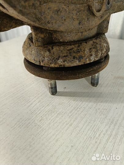 Кулак поворотный передний правый Kia Ceed 1