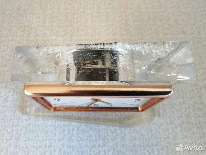 Часы «Молния» СССР, настольные, механические