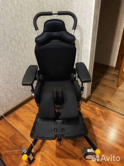 Функциональное комнатное кресло R82