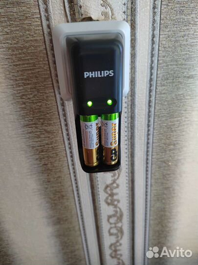 Зарядка для пальчиковых батареек philips