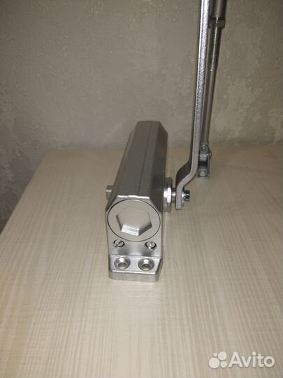 Доводчики дверей