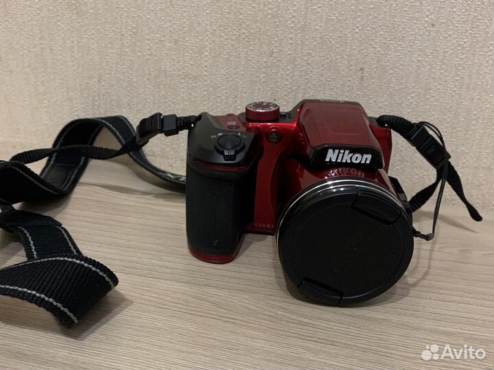 Компактный фотоаппарат