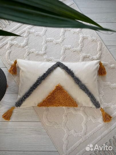 Наволочка декоративная с кисточками и бахромой