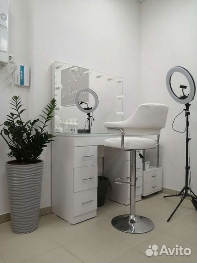 Аренда места мастера бровиста, визажиста