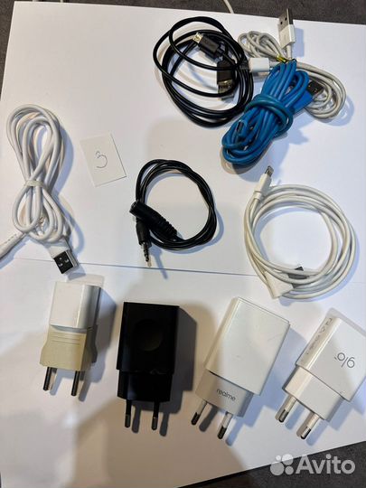Зарядные блоки питания и шнуры к телефонам