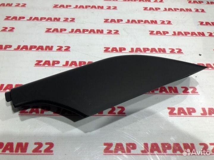 Крышка рейлинга задняя левая Mitsubishi Pajero 4