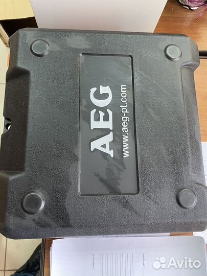 Шуруповерт AEG 12v