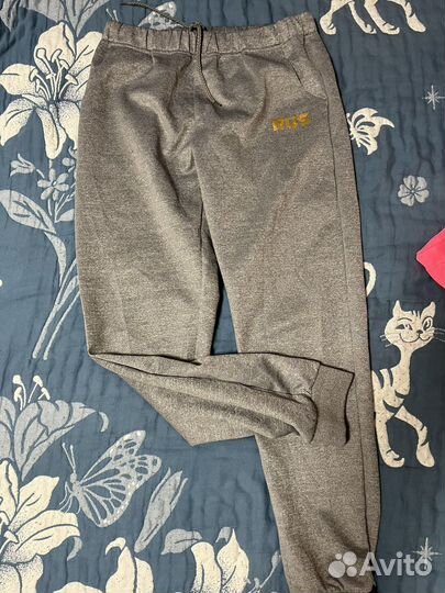 Спортивный костюм женский