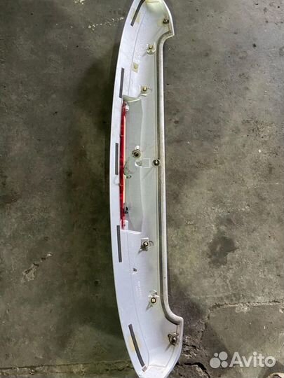 Спойлер крышки багажника Mitsubishi Airtrek (CU) 2