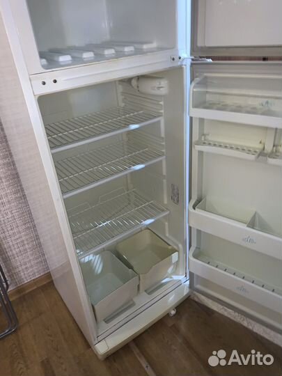 Холодильник Stinol