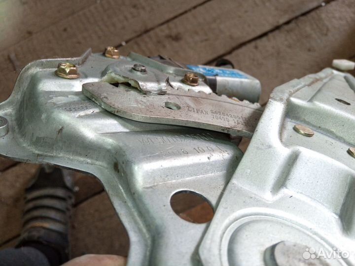 Стеклоподъёмник с моторчиком задней правой двери L