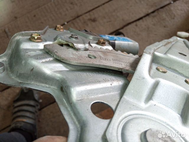 Стеклоподъёмник с моторчиком задней правой двери L