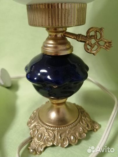Лампа настольная. Винтаж Европа. Рабочая