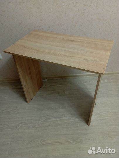 Письменный стол
