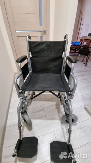 Кресло-коляска инвалидная Barry R1, прогулочная