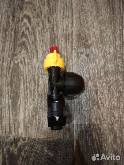 Форсунка Аrag для орошения катка с клапаном 25мм