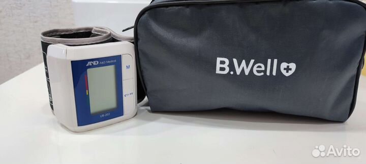 Тонометр механический, автоматический на запястье