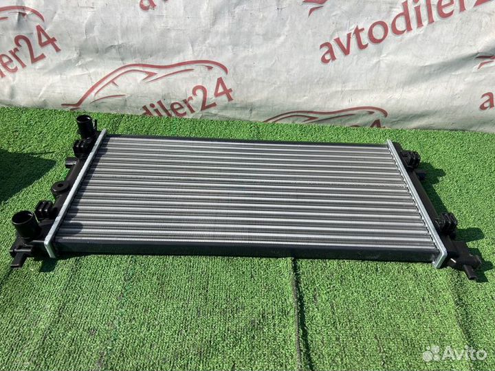 Радиатор основной передний Volkswagen Polo 6C1