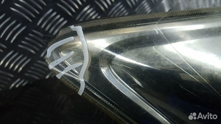 Фара правая toyota auris E150 2006