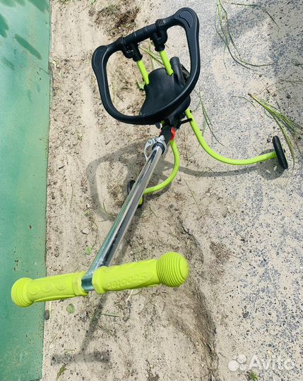 Прогулочная коляска трость