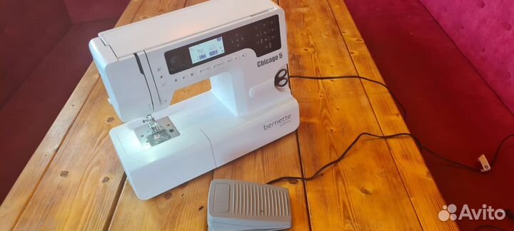Швейная машина Bernina Bernette Chicago 5