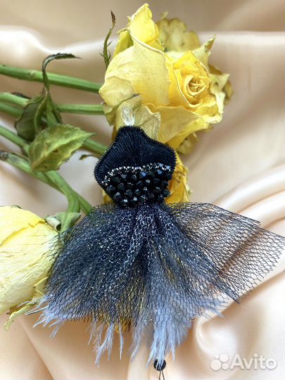 Брошь балерина