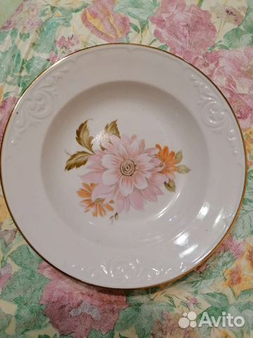 Тарелки и блюдо