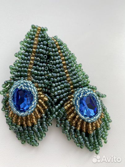 Брошь из бисера ручной работы