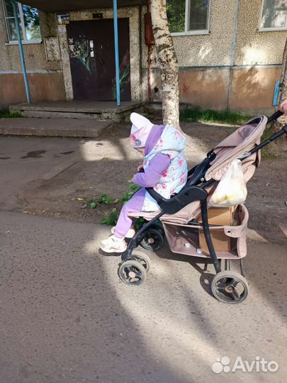 Прогулочная коляска