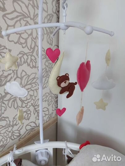 Мобиль на кроватку из фетра