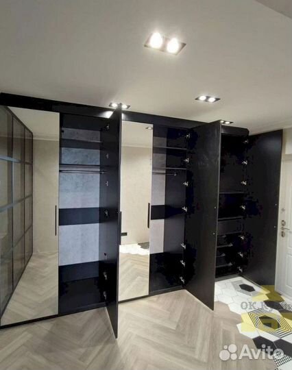 Шкаф купе с зеркалом