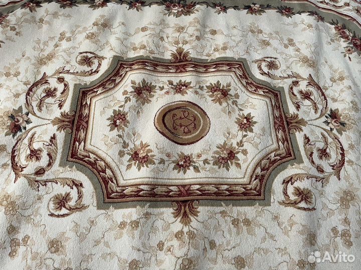 Ковер шерстяной новый