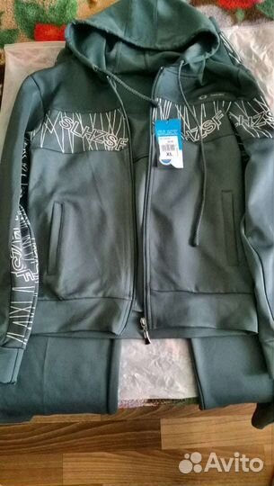 Спортивный костюм женский