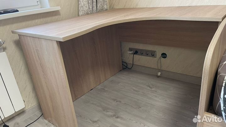 Стол угловой