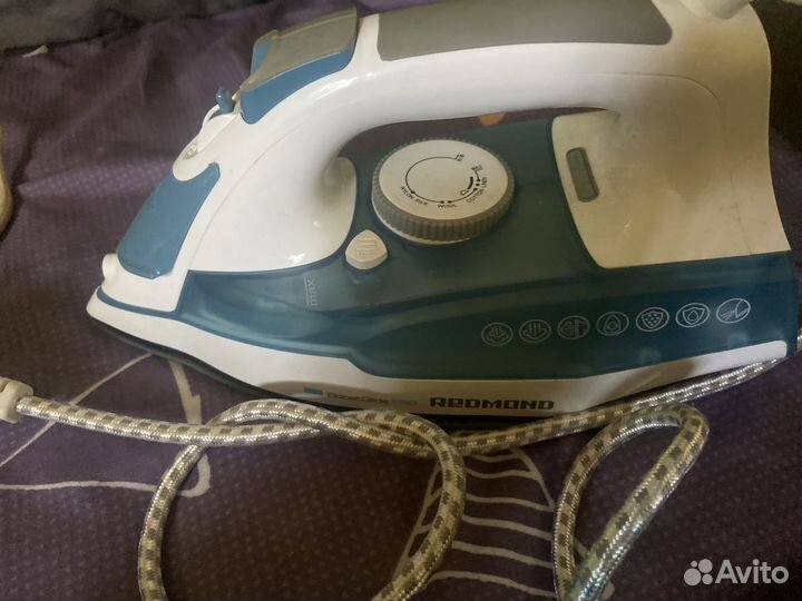 Утюг Redmond