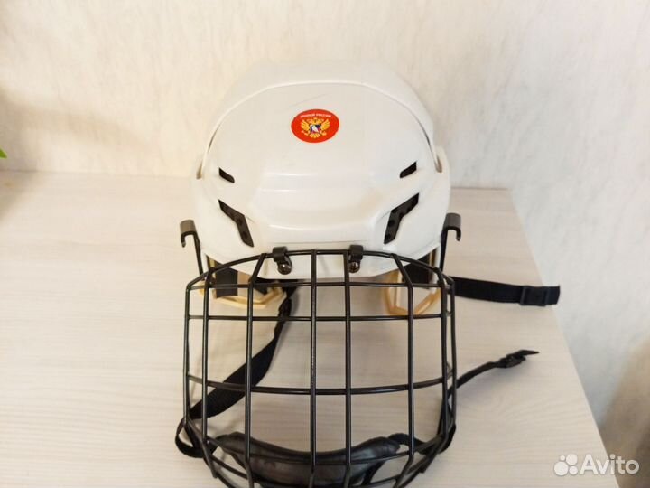 Шлем хоккейный