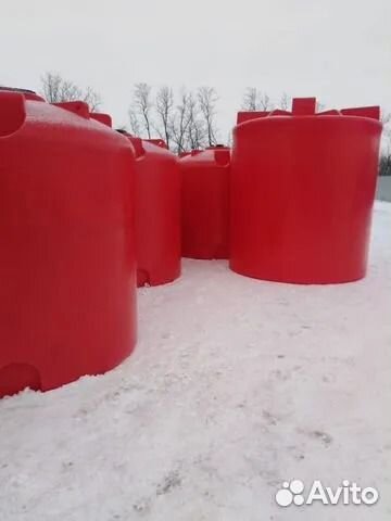 Емкость пластиковая на 10000 под воду под жку